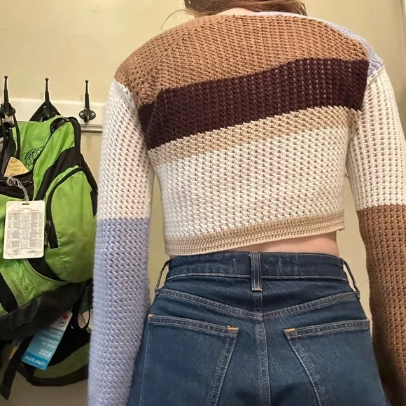 Colorblock Knit Cropped Top - Picture 3 of 3